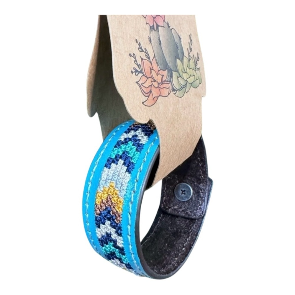 Justin Boots Genuine Leather Embroidered Bracelet - NWT - Picture 3 of 4